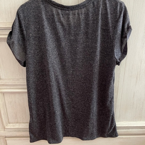 H&M Basic Tee - Picture 2 of 4